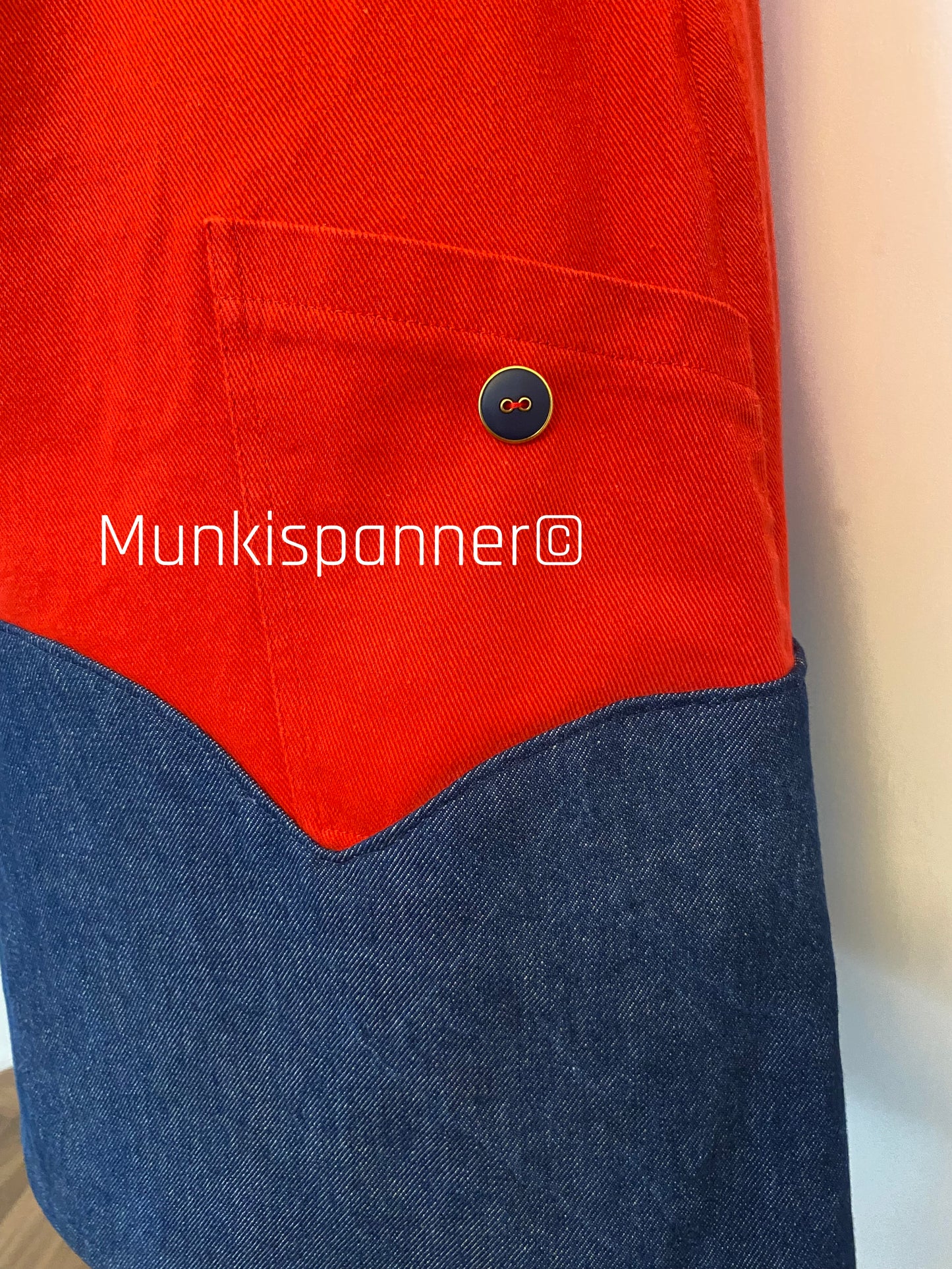 Munkispanner Revamped Vintage - Red and Indigo Denim Scalloped Hem Pinafore