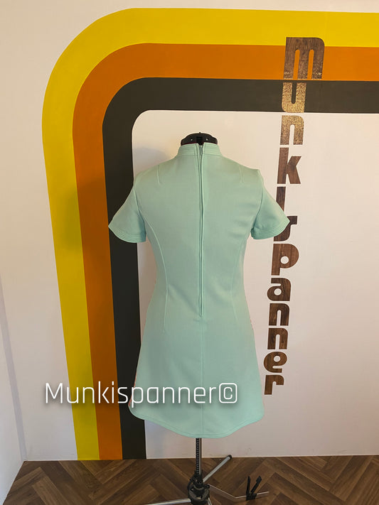 Munkispanner Revamped Vintage - Green and Peach Chevron Dress