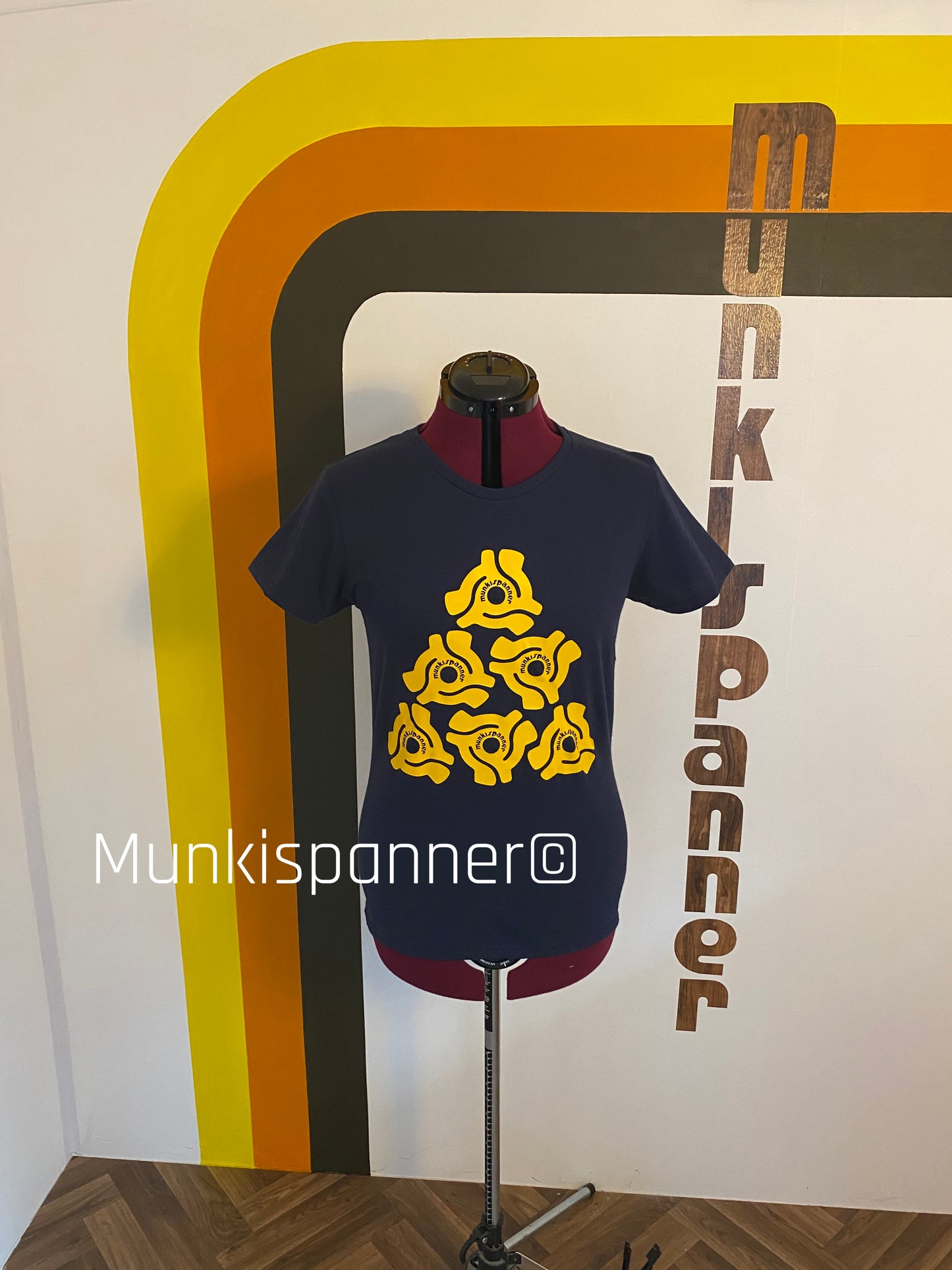 Munkispanner Ladies Navy 45rpm Adapter T-shirt Size M
