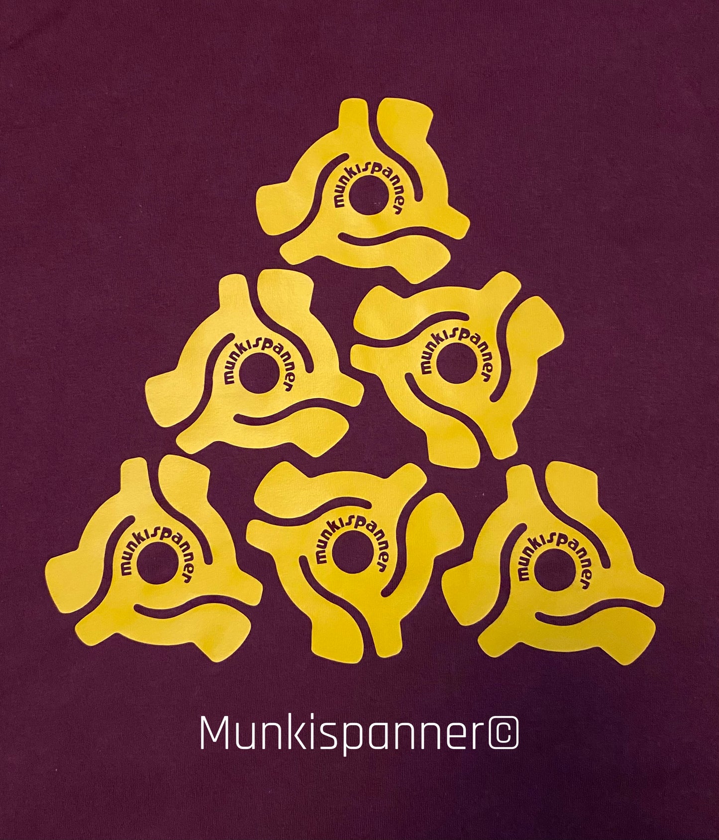 Munkispanner Men’s Cherry Red 45rpm Adapter T-shirt Size M